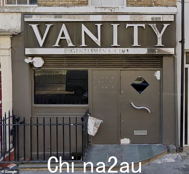 伦敦 Soho 区的 Vanity 酒吧和夜总会(如图)已被吊销执照三个月,原因是大都会警察局调查了有关客户被骗取约 250,000 英镑的指控