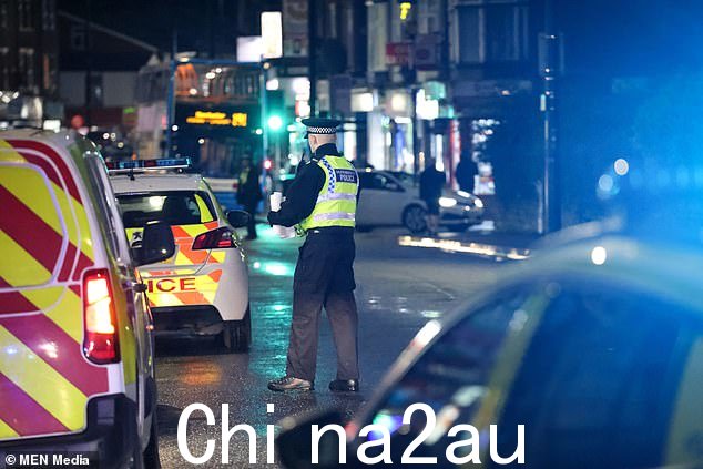 Levenshulme 的 A6 Stockport Road 在事件发生后关闭了几个小时