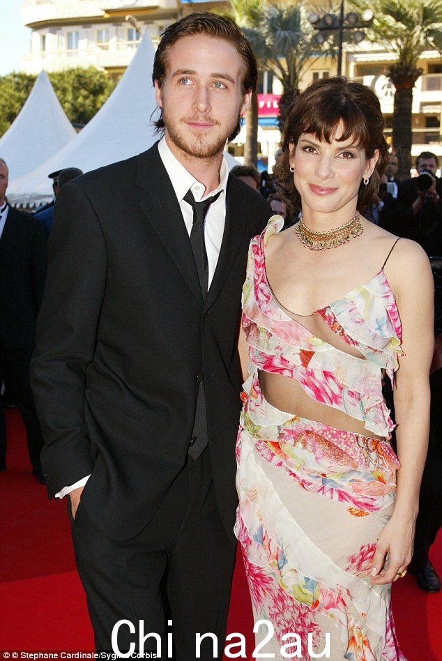 Noughties fashion: Gosling 和 Bullock 在他们 2002 年的电影《数字谋杀》中相识
