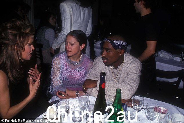 令人惊讶:2015 年,麦当娜透露她曾与已故的 Tupac Shakur 约会