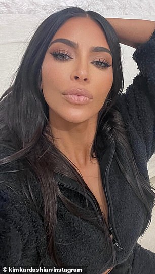 Kim Kardashian(如图)长期以来一直怀疑她的前夫 Kanye West 的新“妻子”Bianca Censori,根据一份新报告