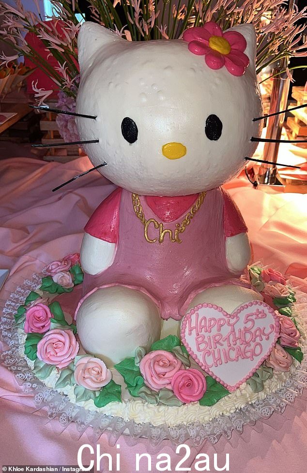 成功了:连食物和茶点的设计都符合 Hello Kitty 的主题