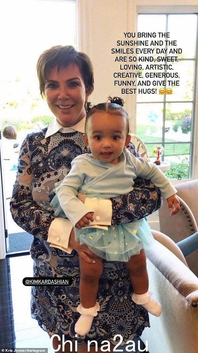 骄傲的祖母:Kim 的妈妈 Kris Jenner 也通过 10 条 Instagram 帖子向小芝加哥致敬生日