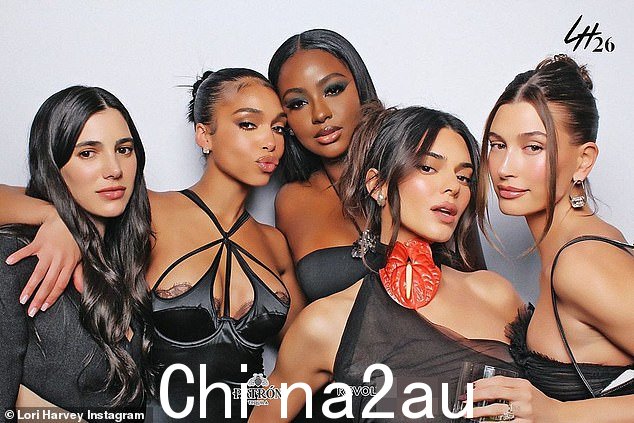 标志性的:Lori Harvey 在 1 月 13 日星期五满 26 岁 - 在西好莱坞的 Lavo 餐厅与她的名人朋友一起庆祝她的生日。Lori 分享了她明星云集的生日狂欢中的一些快照- 与好友 Kendall J 合影留念enner、Hailey Bieber、Justine Skye 等; (从左到右)Lauren Perez、Lori、Justine Skye、Kendall Jenner 和 Hailey Bieber