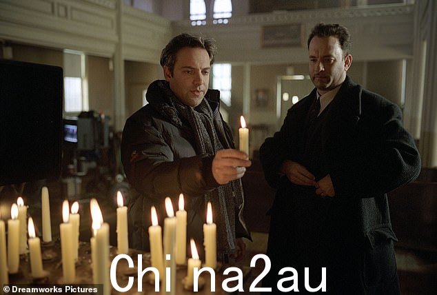 '你有我 - 戴着帽子的“Don Moustache” - 在里面':自从汤姆在 Sam Mendes'(L ) 广受好评的犯罪剧,从 8000 万美元的预算中积累了 1.834 亿美元