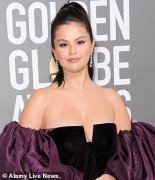 30 岁的 Selena Gomez 正在“约会”Chainsmokers 音乐家 Drew Taggart，33 岁，