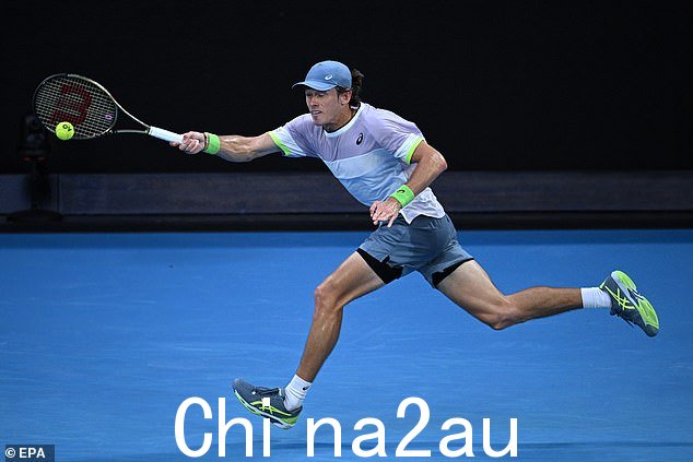 他将在下一轮比赛中面对 John Isner 或 Adrian Mannarino