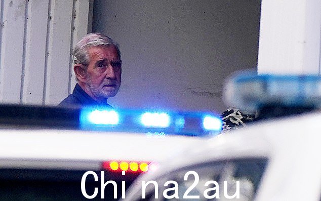 David Hunter 在被捕并被指控谋杀他患有血癌的 74 岁妻子 Janice 后被还押入狱一年多(如图)