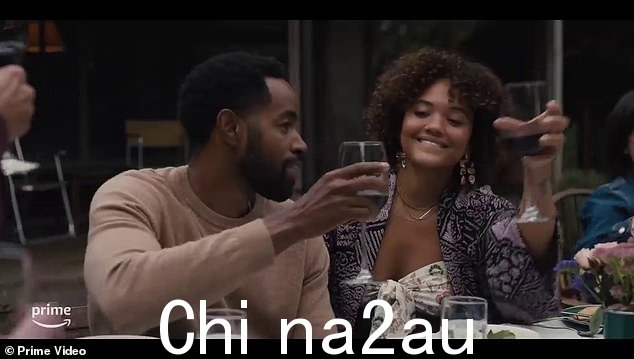 肖恩和卡西迪:不过,她很快意识到肖恩即将与卡西迪(Kiersey Clemons)结婚,卡西迪开始让她想起那个年龄的自己