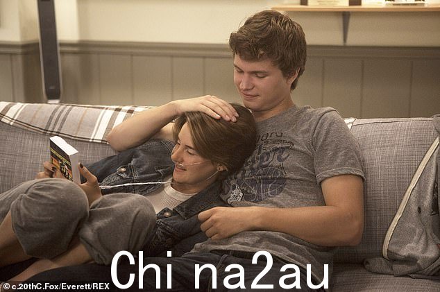引发谣言:就她而言,Woodley 在 9 月份引发了与 Ansel Elgort 的浪漫谣言(图为 2014 年电影《我们的错》)