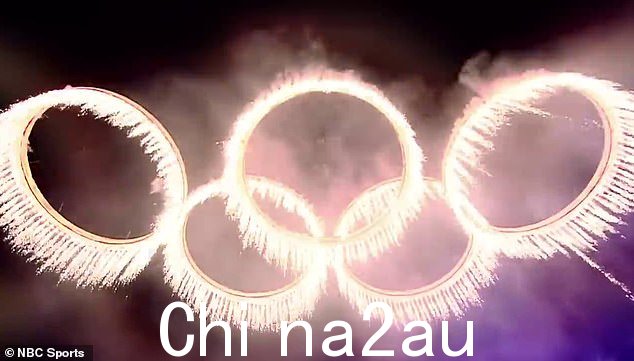 倒计时:剪辑显示巴黎走过一个优雅的场景,旁白说,'明年夏天,世界的目光将集中在......'然后这位金发美女面对镜头,然后added, 'Paris'