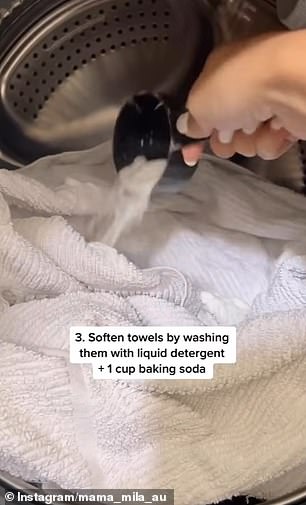 她最后的建议是用液体洗涤剂和一杯小苏打软化毛巾,让您的家感觉像酒店一样(如图)