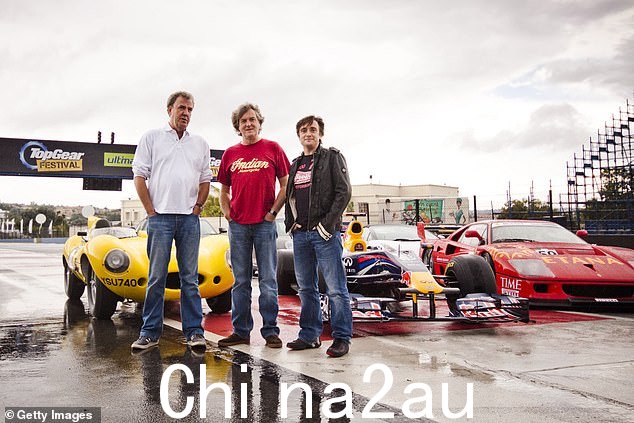 Jeremy Clarkson、James May 和 Richard Hammond 在 Kyalami 赛马场 on 2011 年 3 月 16 日在南非约翰内斯堡