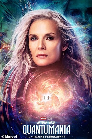 返回:他们还有 Janet van Dyne(Michelle Pfeiffer),他的妻子被困在引发疯狂的量子领域长达 30 年