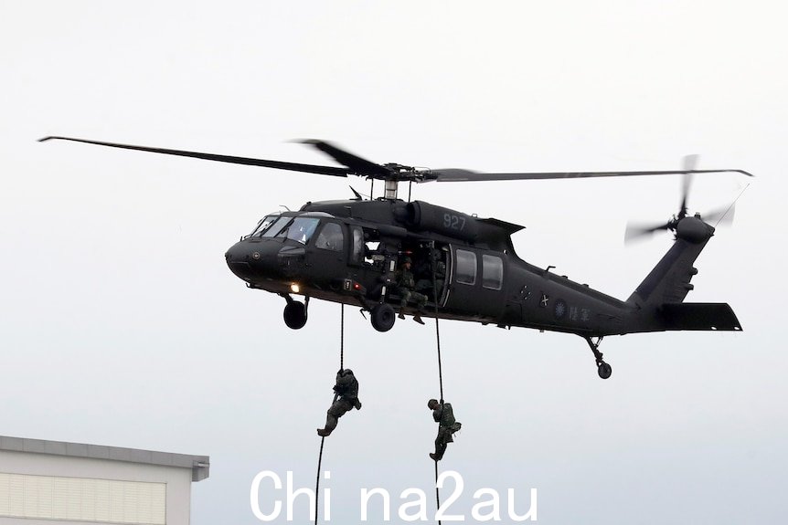 黑鹰直升机