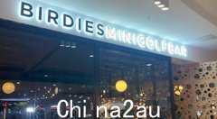墨西哥城亚裔员工使用手机被扣300美元，引发热议！双方再发声，老板：别威胁我（组图）