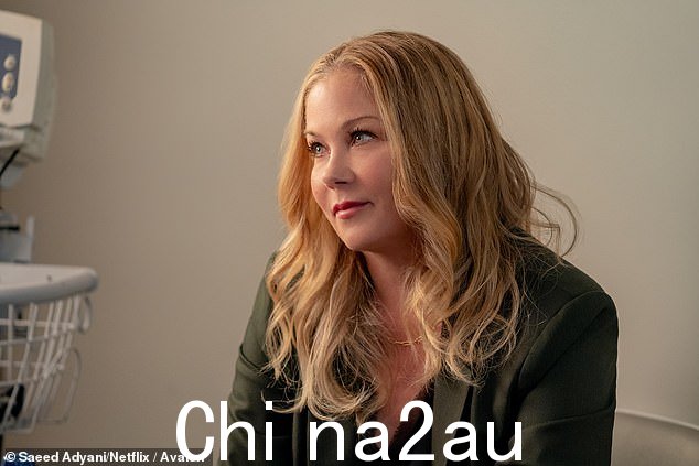 改变生活:除了影响拍摄她的 Netflix 系列 Dead To Me,MS 还导致体重增加 40 磅并导致她的活动能力下降