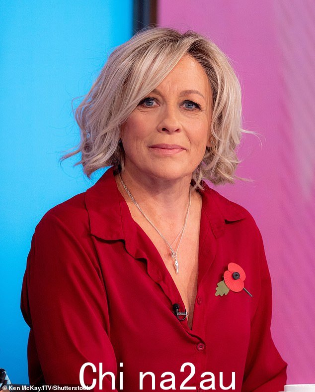 Sarah Beeny(如图)卷入了一场与她的邻居在她萨默塞特家中的一个景观美化项目中争吵