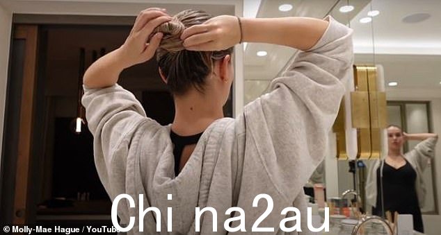 详细信息:她补充说:'我的自然头发肯定变得更好了,我确实认为怀孕对此有所帮助'