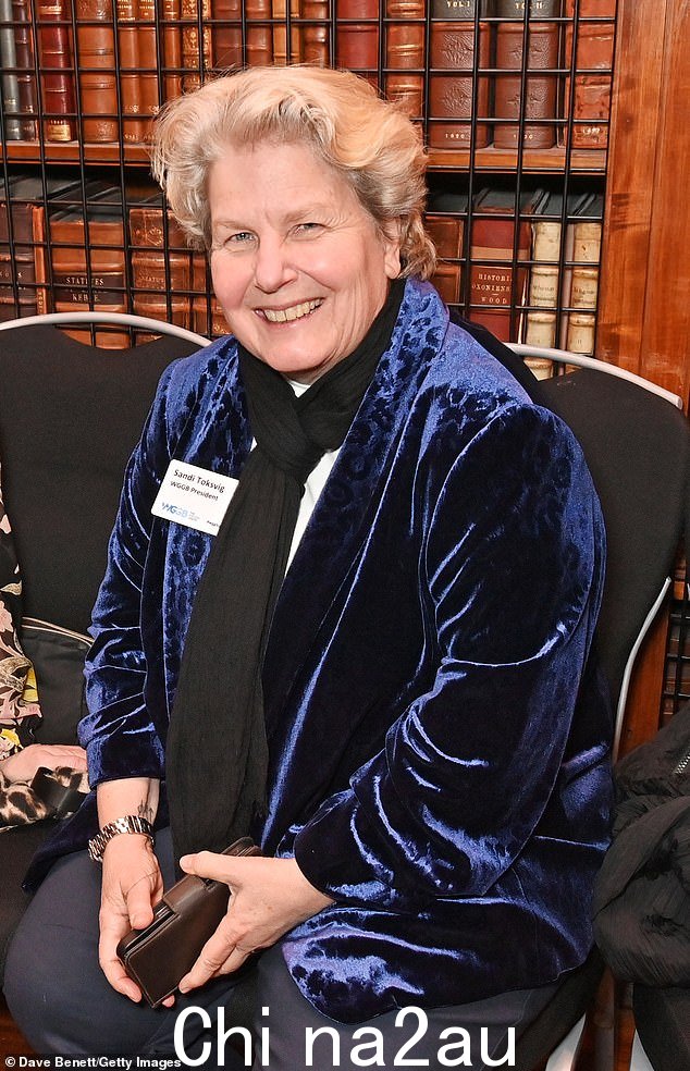 喜剧演员和电视节目主持人 Sandi Toksvig 说教会犯了一个错误