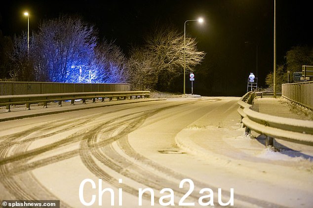 继昨晚降雪后,今天早上特伦特河畔斯托克的地面上覆盖了雪