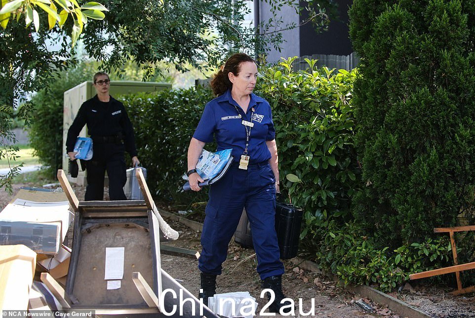 Isaac 女士与 Sultana 有着长期的友谊,直到他们的关系在去年年底转为浪漫。周一下午 2 点 30 分到 3 点,警方接到邻居报告称听到打斗声后,被叫到她位于 Colless St 的单元,但赶到时发现这对夫妇已经不在了。不久之后,大约下午 3 点 45 分,警察在距离她家约 11.5 公里(7.1 英里)的卡斯尔雷 (Castlereagh) 的灌木丛中发现她的汽车被烧毁。当警察正在对汽车起火作出反应时,Sultana 的母亲在公寓里发现了 Isaac 女士的尸体,然后步行到警察局报告了这一发现。调查人员将指控 Isaac 女士被发现部分脱衣服,遭到恶毒殴打并死于头部受伤。