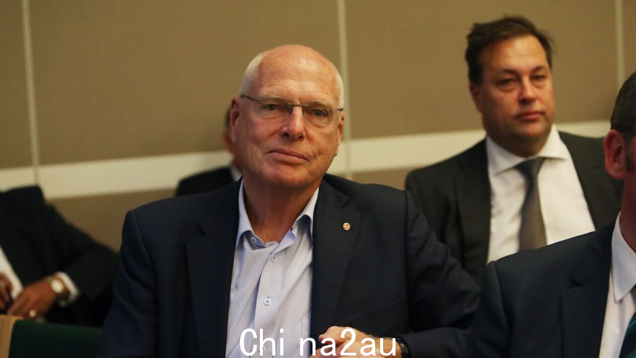 Jim Molan 是一个'真实的爱国者安d 竭尽全力” /><p>但在 2017 年议会资格危机之后,莫兰取代了国家参议员菲奥娜纳什的位置,因为她被发现因双重英国国籍而没有资格参议员。</p ><p>莫兰参议员在 2019 年的选举中再次获得参议院席位第四且无法获胜,但他在自由党之外开展了一场独立的竞选活动,敦促他的选民在他获得最多选票的线以下投票给他by an individual candidate.</p><p>However, he failed to be elected in his own right for a second time.</p><p>He was then appointed to the casual vacancy left by Arthur Sinodinos' resignation, 2019 年 11 月返回参议院。</p><p>莫兰的葬礼预计将于下周举行。</p> <BR>
澳洲中文论坛热点 <BR>
<div class=