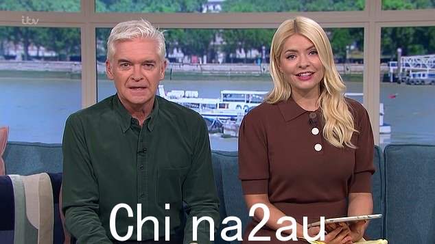 从前sty:主持人毫不掩饰他对 ITV 和他的前今早联合主演菲利普斯科菲尔德和霍莉威洛比的感情,在他和妻子露丝兰斯福德被从早间节目中砍掉之后“class =“blkBorder img-share