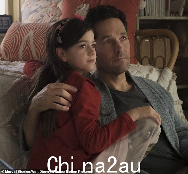 艾比最出名的角色是她在漫威大片《蚁人》中扮演的卡西朗(与 Paul Rudd 合影)