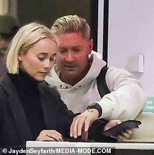 Jade Yarbrough 和 Michael Clarke 在约会一周后于去年 7 月一起去浪漫的假期