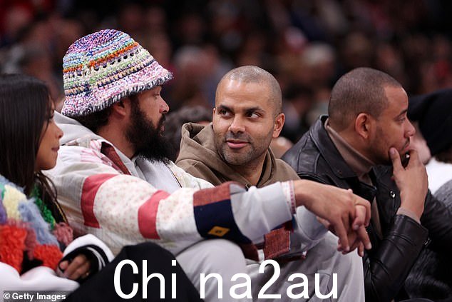 体育明星:Tony Parker 和 Joakim Noah 也在比赛中聊天
