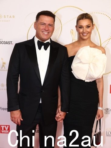 今天主持人 Karl Stefanovic 和他的妻子 Jasmine，Jade 的妹妹，在视频中也看到试图平息局势。图片：Chris Hyde/Getty Images