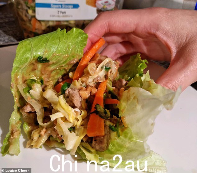 我不知道这是否只是我的饥饿,或者这是我为了这种饮食不得不吃的最后一顿饭,但是腰果鸡肉卷“灵感来自经典的泰式猪油”,尝起来很美味好吧