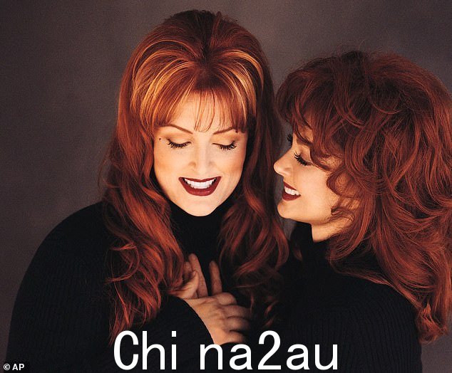 Wynonna 说虽然她和她的母亲没有时间排练节目,但 Naomi 对重新上路感到欣喜若狂