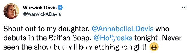 Sweet:52 岁的沃里克在 Twitter 上表达了对安娜贝尔的支持
