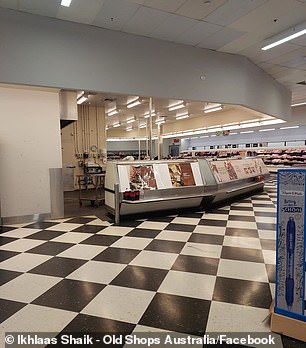 目前,大多数 Woolworths 商店都采用单调的地砖和新的 Scan&Go 结账方式