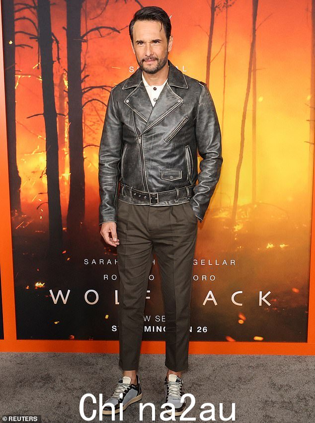 Dashing:Rodrigo Santoro,47 岁,扮演成员与 Gellar 一起的“联合特遣部队”正在调查一场导致一系列可疑事件的神秘野火