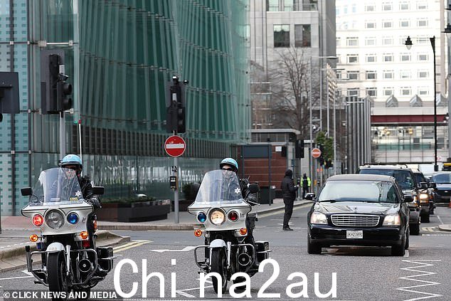 爆炸性的:新系列主要关注戴安娜王妃和查尔斯国王(当时的威尔士亲王)之间的影响,展示了皇室成员的一些低谷