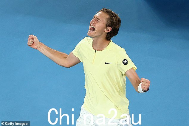 Sebastian Korda 通过击败 Daniil Medvedev 制造了第三轮的冲击之一