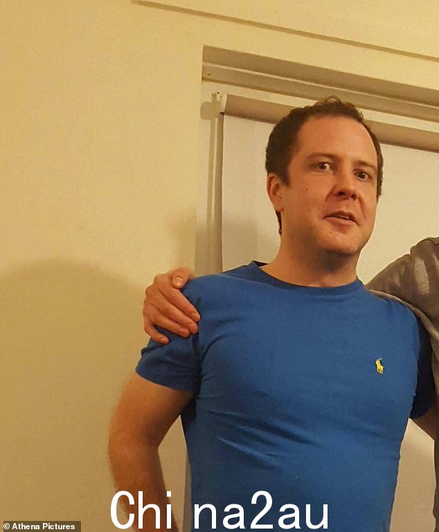 Steven Davies,39 岁,被发现死在他位于 Pontypridd 附近 Glyncoch Garth Avenue 的家中
