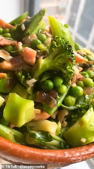她经常在蔬菜中加入香草、黄油、羊乳酪甚至培根来调味