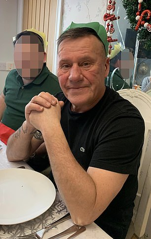 Paul Hanson 与家人一起享受圣诞节