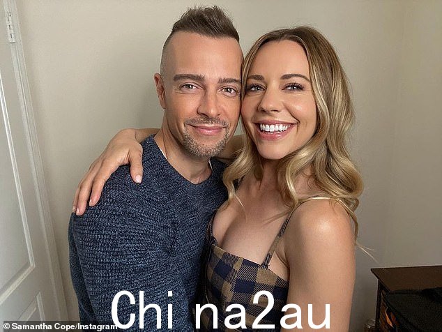 新婚夫妇:四个月前,这对情侣在加利福尼亚州特曼库拉的特曼库拉溪旅馆在他们最亲密的朋友和家人面前交换了结婚誓言