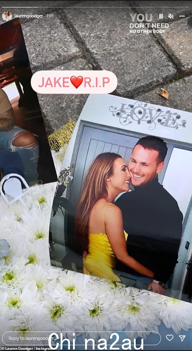 痛苦:Lauren 的前任 Jake McClean 不幸死于一场车祸,他的分分合合搭档 Yazmin Oukhellou 受伤(图为 Lauren 在 Jake 的葬礼上拍的照片)