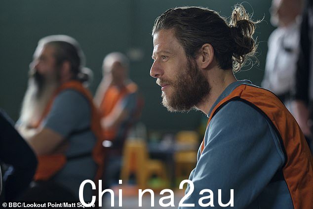 故事的转折点:在凯瑟琳的姐姐克莱尔发现这太难之后,尼尔一直独自将瑞恩送进监狱,但有些人认为情节转折可能是尼尔实际上是汤米的父亲