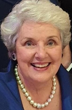 Carol Clay,73 岁,是一位非常受人尊敬的社区成员,曾任维多利亚乡村妇女协会主席