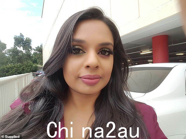 一位觉得自己“不知道自己用钱做了什么”或如何管理财务的妈妈在短短五年内节省了 100,000 美元并还清了一半的抵押贷款(图为 Sandy Gokal )