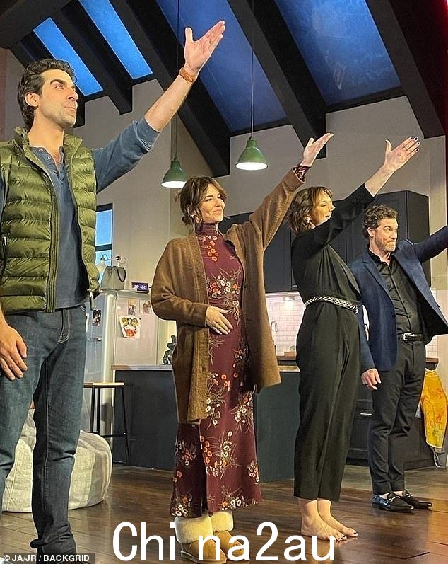 Loving it: Reaction online claims that Cheryl packed a 'punch' and performed without a single 'stutter or stumbles', 据报道,她的笑话也很成功