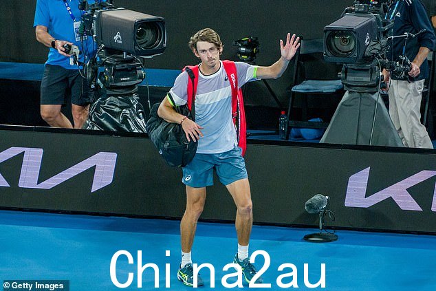 本地希望 Alex de Minaur 没有答案,在一边倒的事件中直落两局