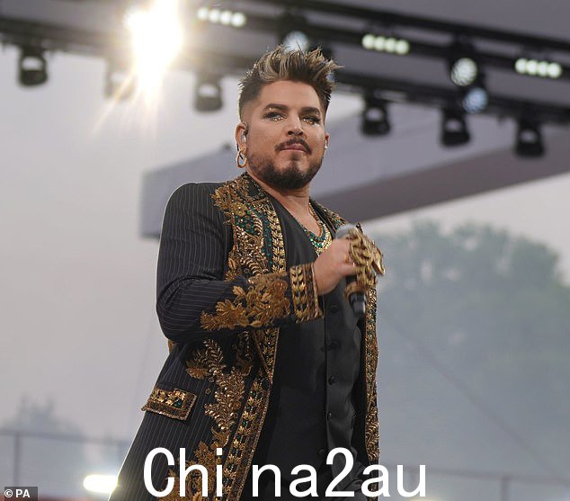 成功故事:Lambert,2009 年进入美国偶像决赛,此后作为 Queen + Adam Lambert 的一员(图为 2022 年 6 月)